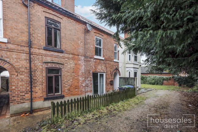 2 bed property, in Manor Cottages All Hallows Street, £117,500