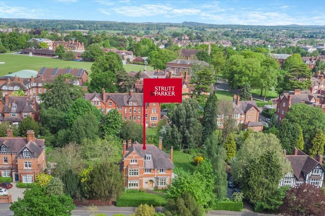 7 bed property, in Kennedy Road, £1,800,000