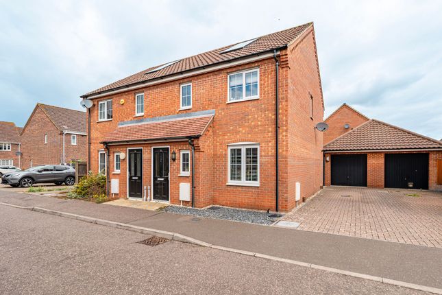 3 bed property, in Robin Avenue, £250,000