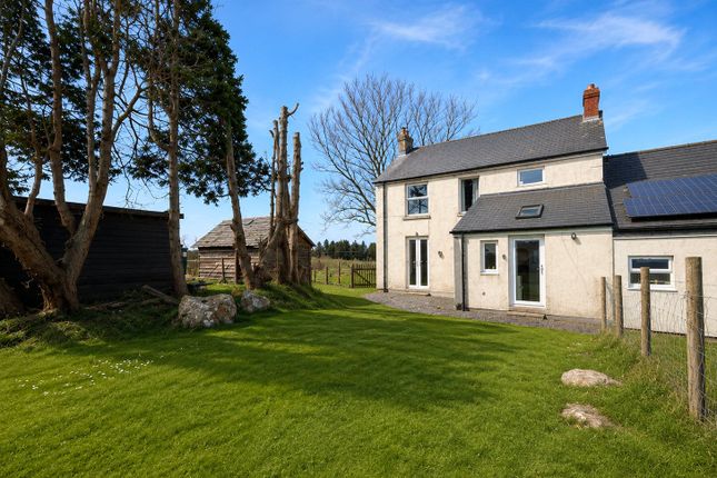 3 bed property, in Llanychaer, £275,000