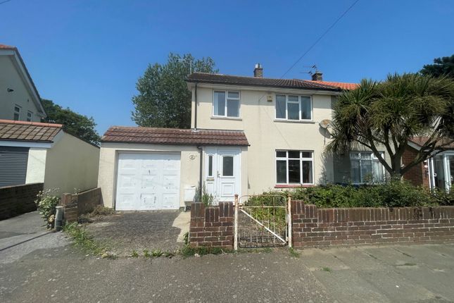 3 bed property, in Canute Road, £285,000