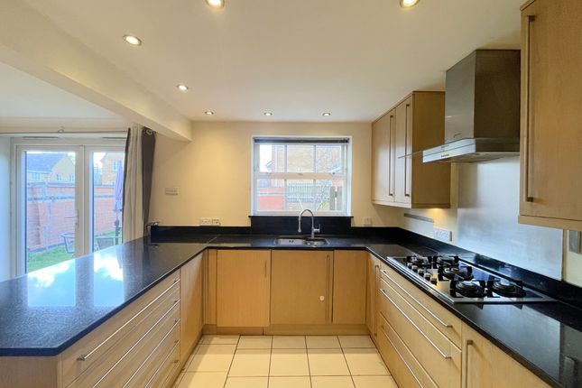 4 bed property, in Jackson Way, £325,000