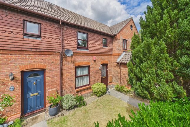 2 bed property, in Simkins Close, £350,000