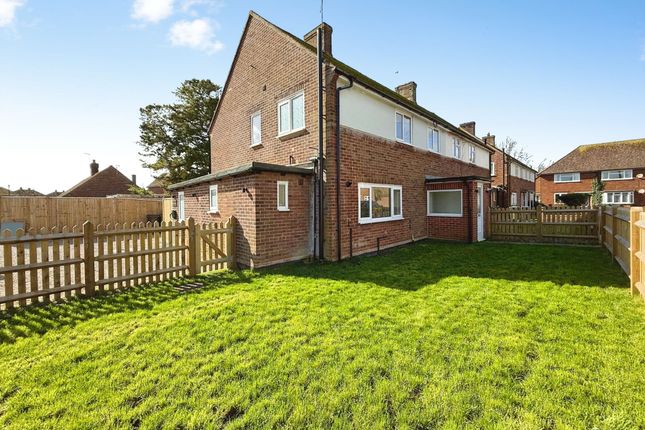 3 bed property, in The Close, £350,000
