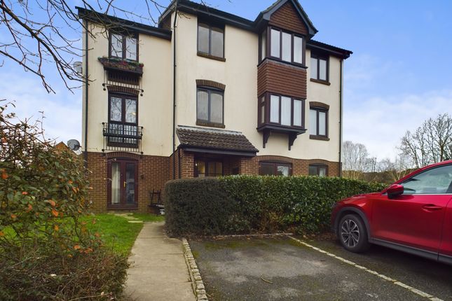 2 bed property, in Longacre Road, £150,000