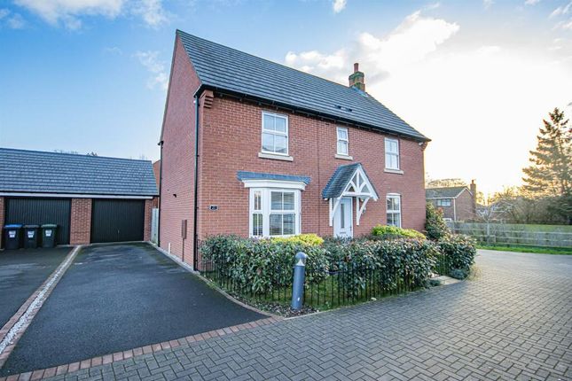 4 bed property, in East Lawn Drive, £475,000