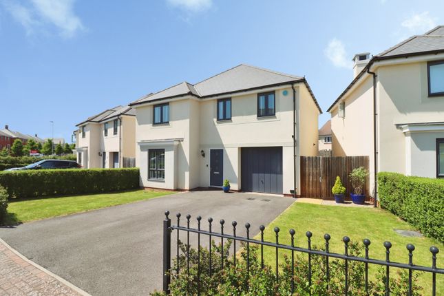 4 bed property, in Slade Baker Way, £550,000