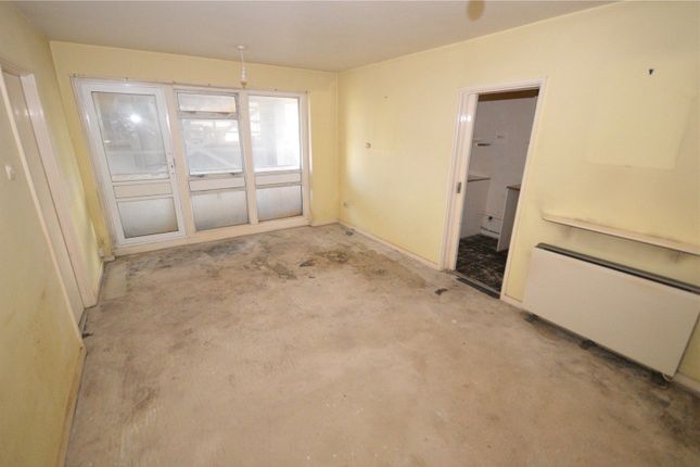3 bed property, in Fosse Way Court, £135,000