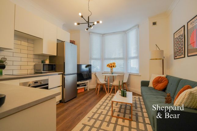 1 bed property, in Connaught Road, £150,000