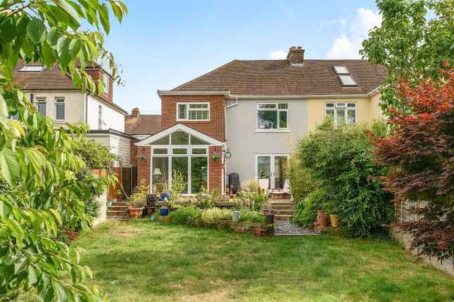 4 bed property, in Holtye Crescent, £550,000