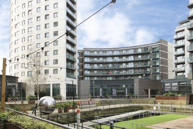 2 bed property, in Clarence House The Boulevard, £110,000