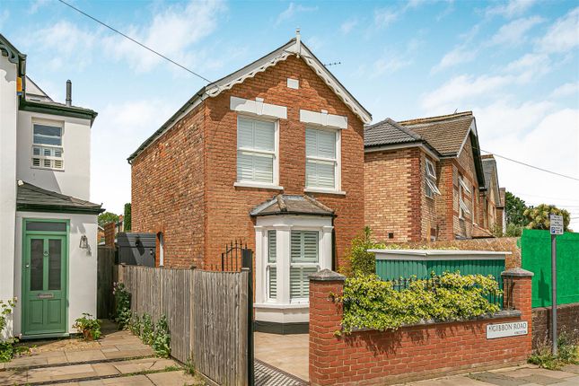 2 bed property, in Gibbon Road, £825,000