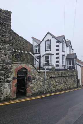 4 bed property, in Hill Street, £365,000