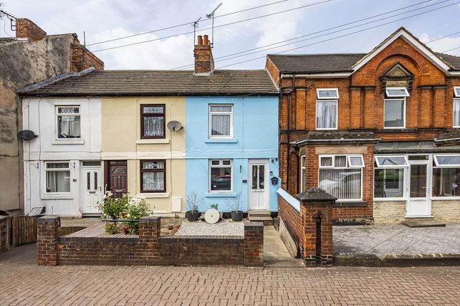 2 bed property, in Derby Road, £120,000