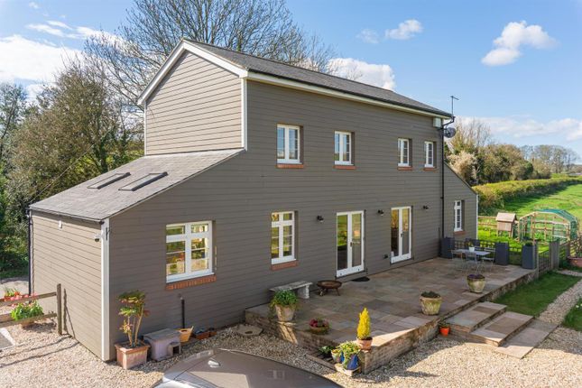 3 bed property, in Piddlehinton, £585,000