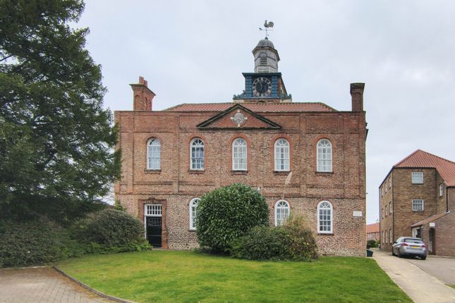 1 bed property, in Grammar School Court, £85,000