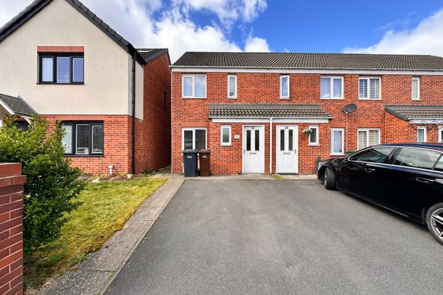 2 bed property, in Warmwell Drive, £204,950