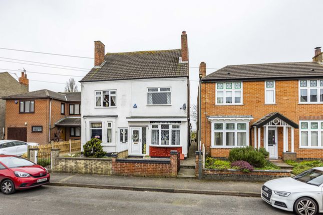 3 bed property, in Newdigate Street, £230,000