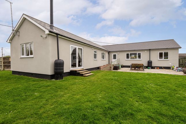 3 bed property, in Four Acres Estate, £290,000