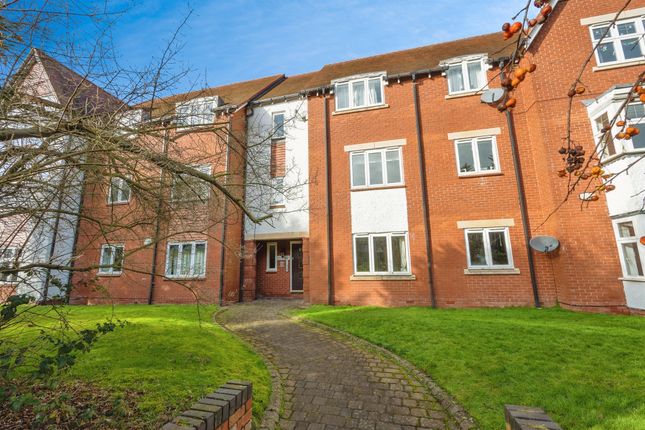 2 bed property, in Cotton Lane, £209,000