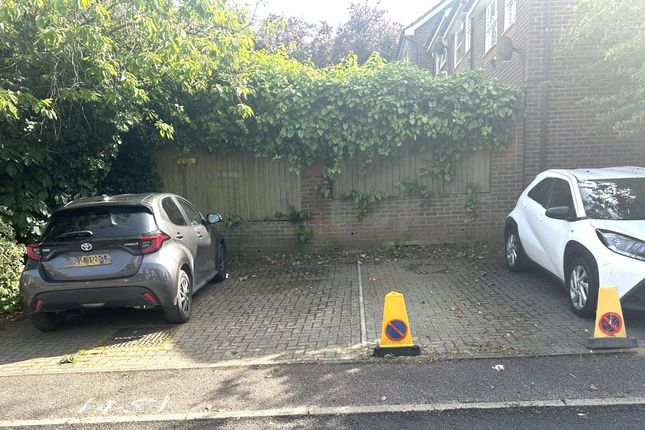 Studio, in Parking Space At, £5,000