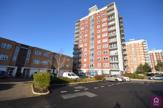 2 bed property, in Lakeside Rise, £180,000
