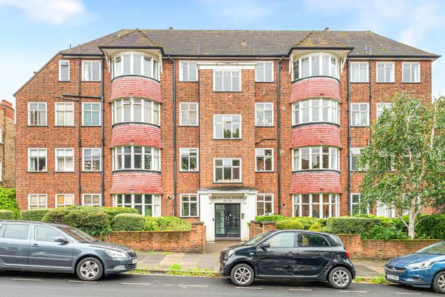 1 bed property, in Mount View Road, £300,000