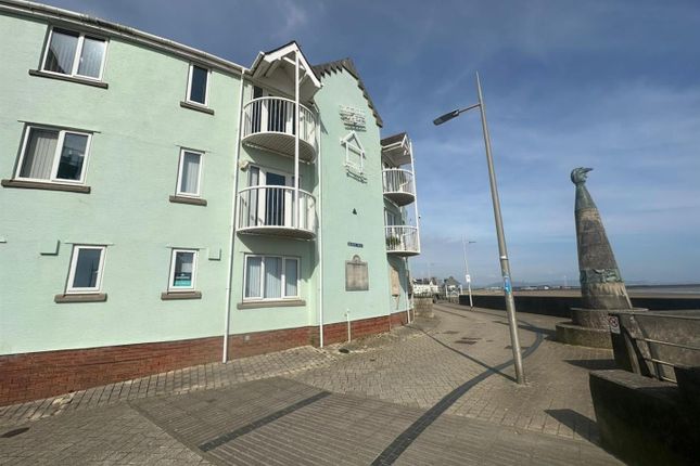 Studio, in Camona Drive, £89,950