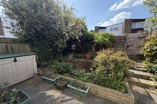 3 bed property, in Regency Walk, £375,000