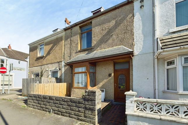 5 bed property, in Richardson Street, £220,000