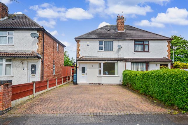 2 bed property, in Hemlock Avenue, £175,000