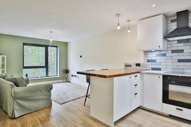 2 bed property, in North Street, £110,000