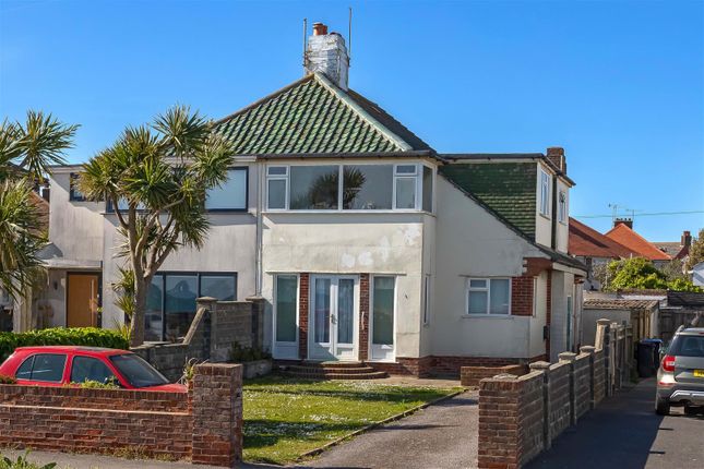 2 bed property, in Brighton Road, £500,000