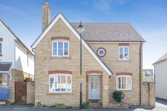4 bed property, in Weatherbury Road, £375,000
