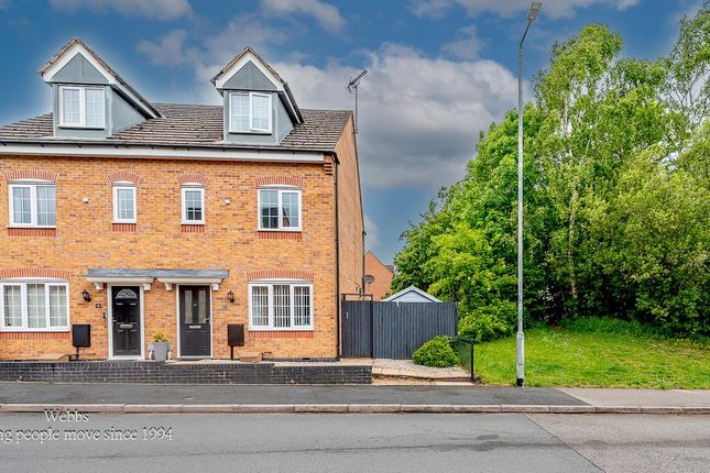 3 bed property, in Colliers Way, £259,995