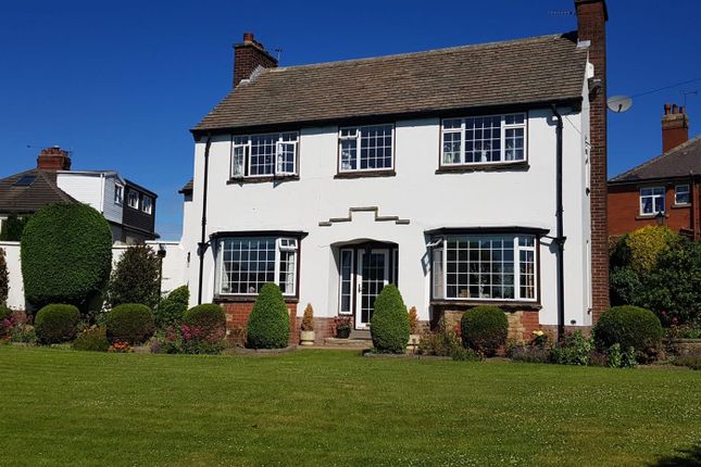 3 bed property, in Templenewsam Road, £495,000