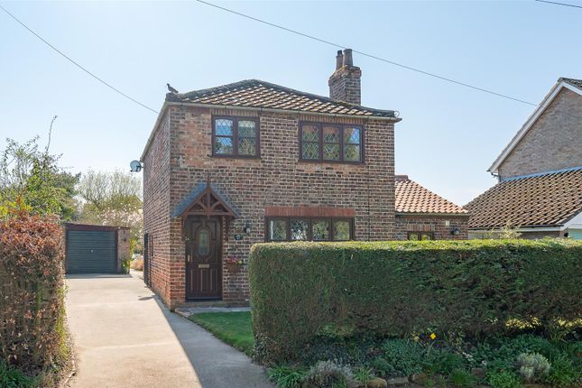 3 bed property, in Main Street, £385,000