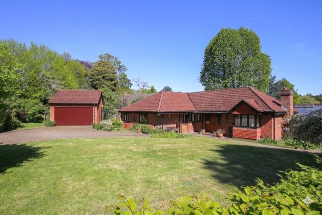 4 bed property, in Glenavon Park, £975,000