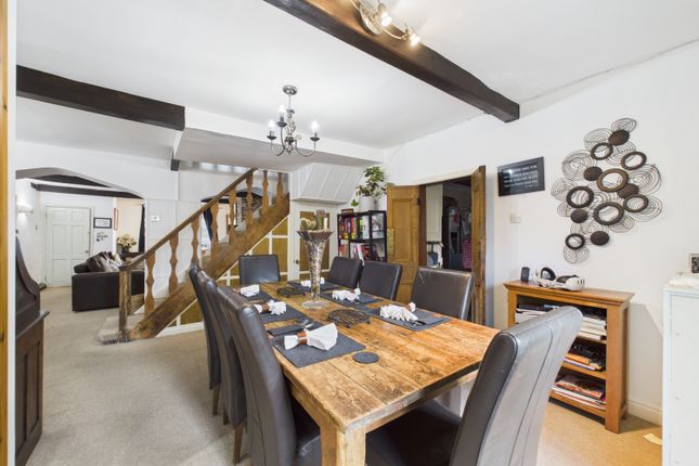 5 bed property, in Main Street, £347,800