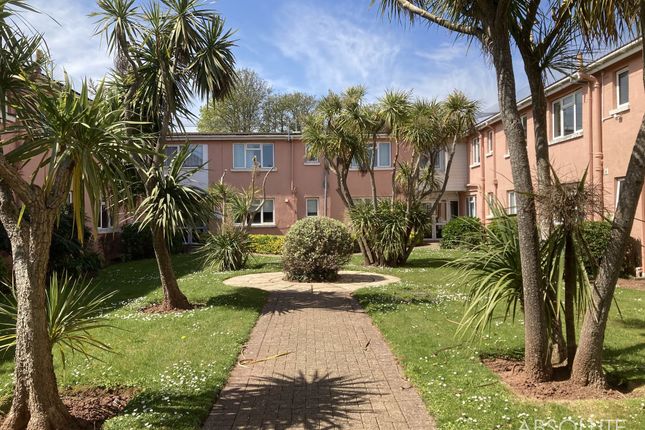 1 bed property, in Esplanade Road, £78,000