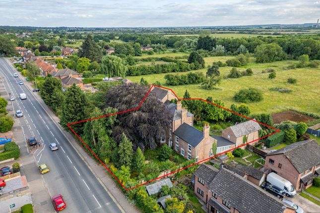 6 bed property, in Lea Road, £300,000