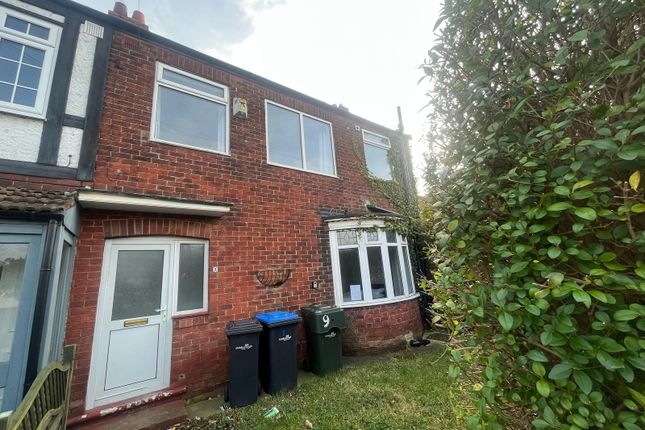 3 bed property, in Eastgate Road, £160,000