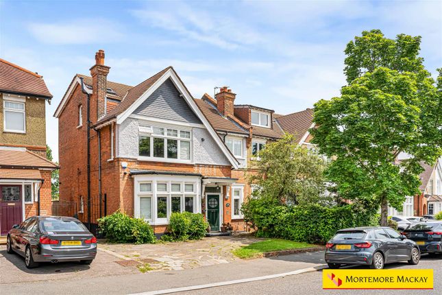 5 bed property, in Green Dragon Lane, £1,250,000