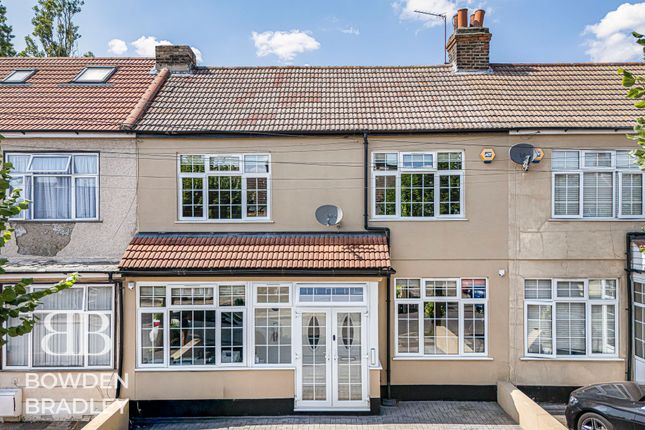 4 bed property, in Grasmere Gardens, £800,000