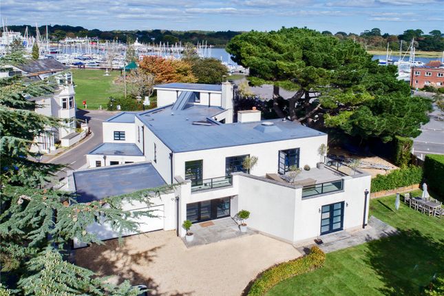 5 bed property, in Kings Saltern Road, £2,395,000