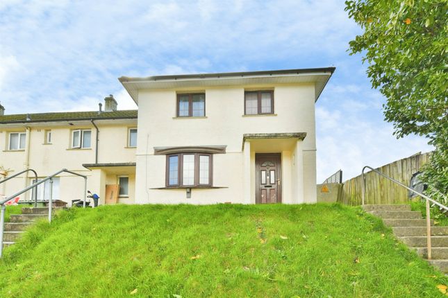 3 bed property, in Warburton Gardens, £180,000