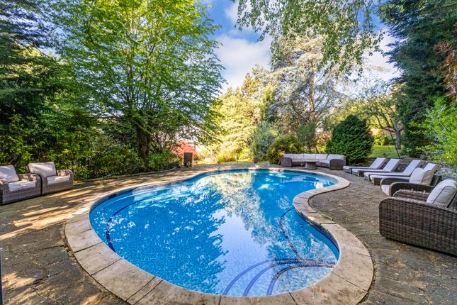 5 bed property, in Spring Lake, £2,395,000