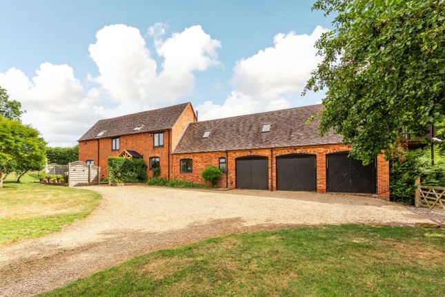 4 bed property, in Long Buckby Wharf, £995,000