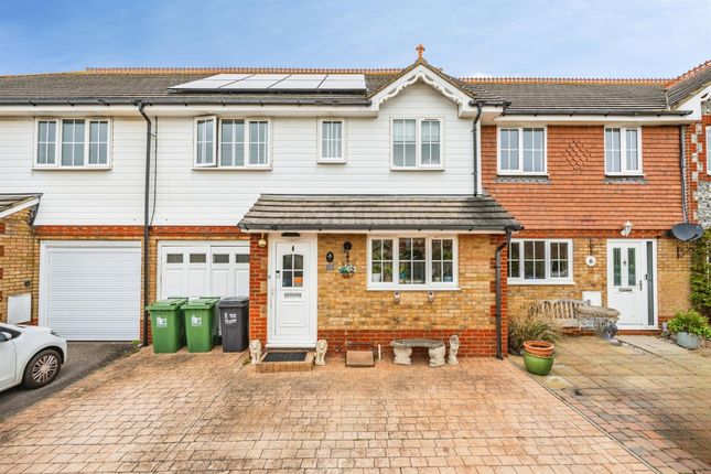 3 bed property, in Long Beach Close, £350,000