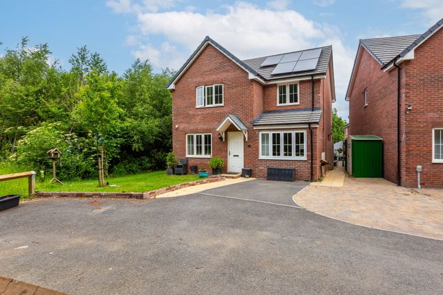 4 bed property, in Blakewell Close, £400,000